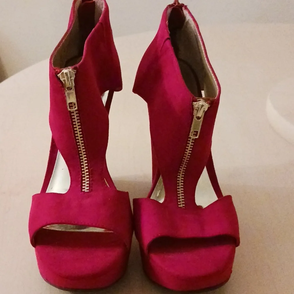 N/A stylish red